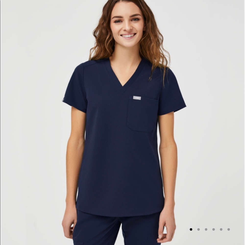 FIGS Catarina one pocket scrub top in Navy